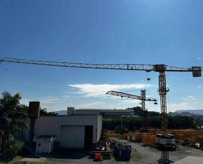 Modelos que podem operar como <strong>grua fixa?</strong>